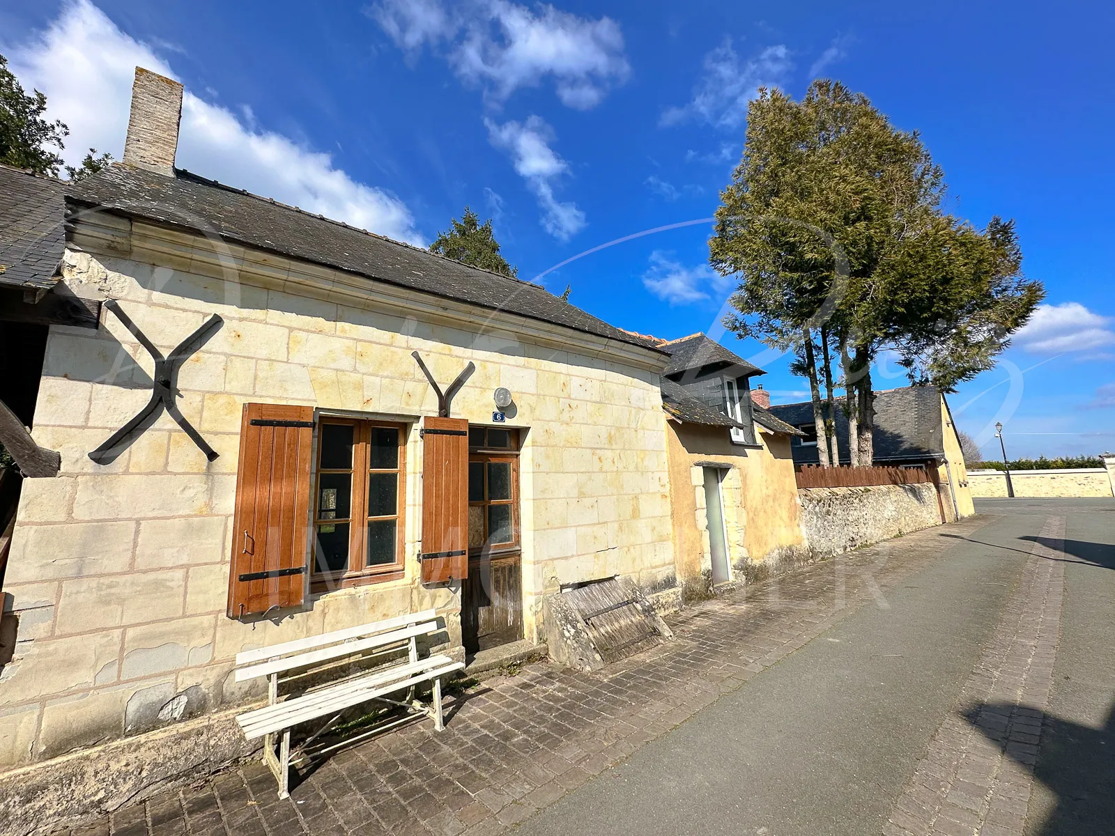 Charmante maison de bourg à Lasse - 139,900 € 