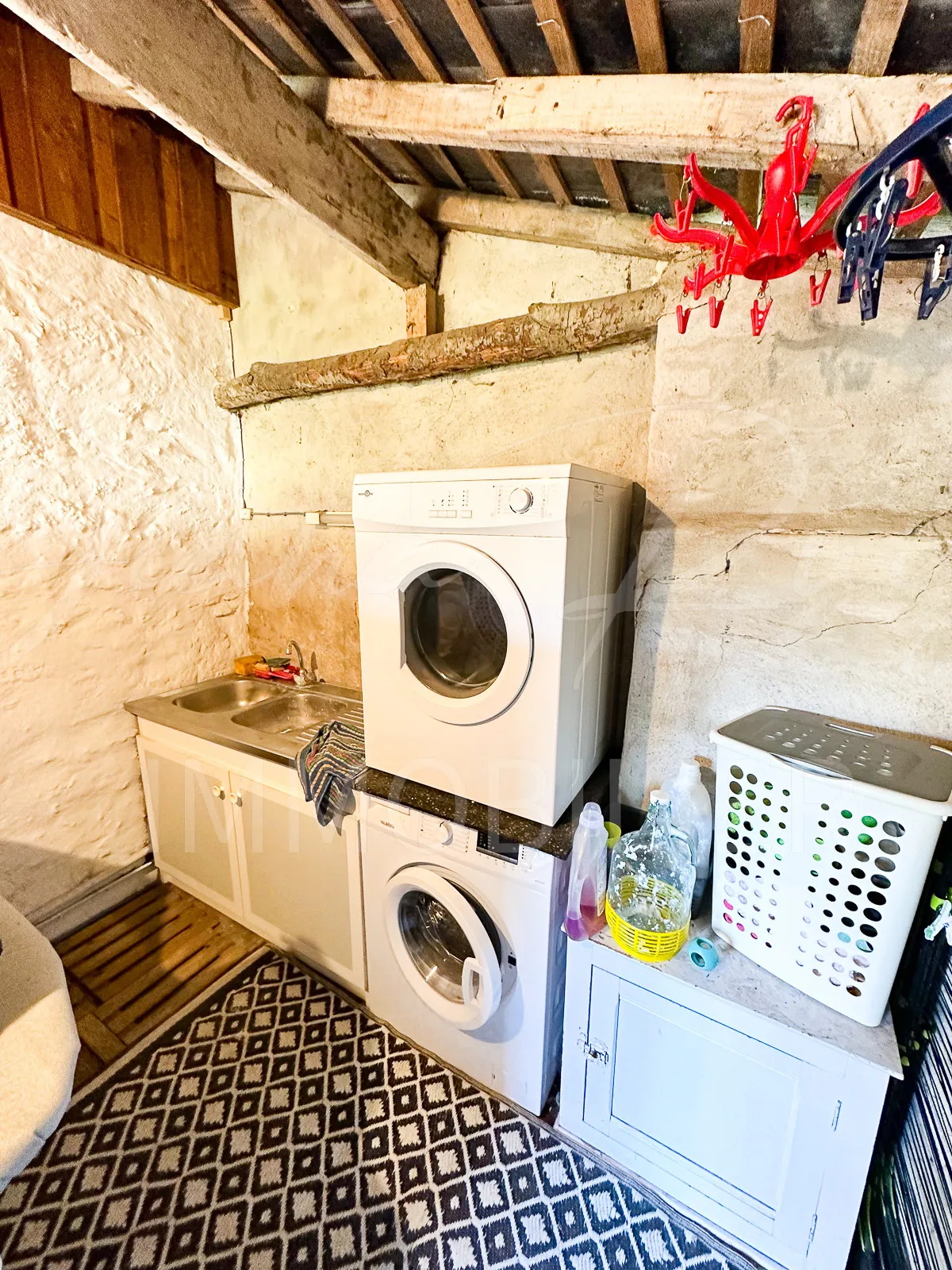 Charmante maison de bourg à Lasse - 139,900 € 