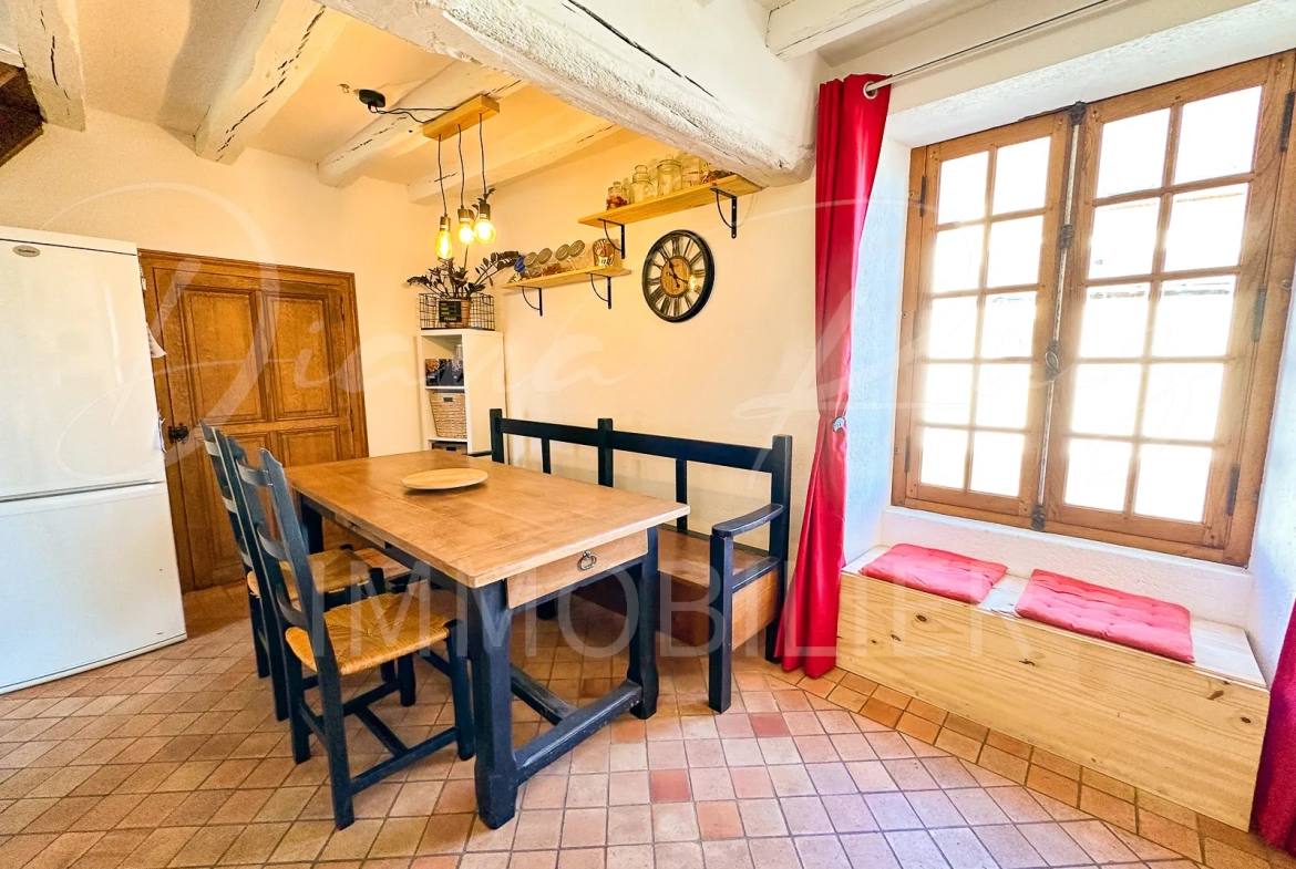 Charmante maison de bourg à Lasse - 139,900 € 