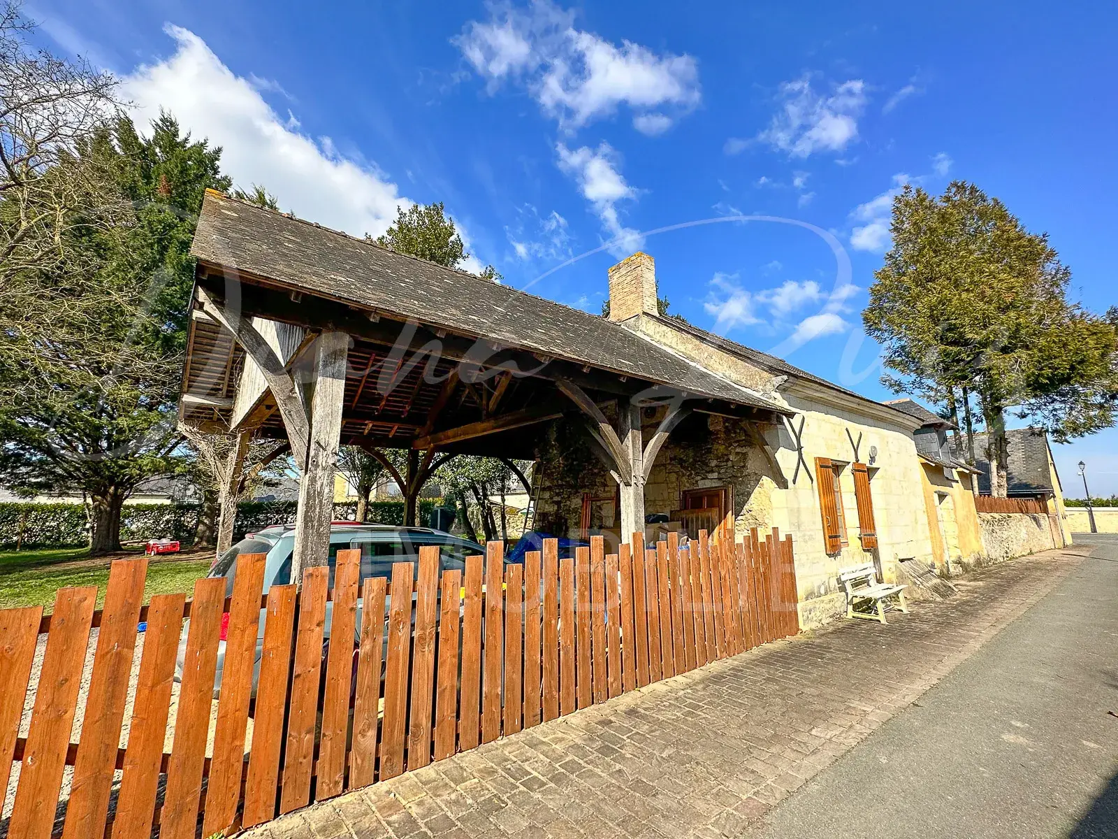 Charmante maison de bourg à Lasse - 139,900 € 