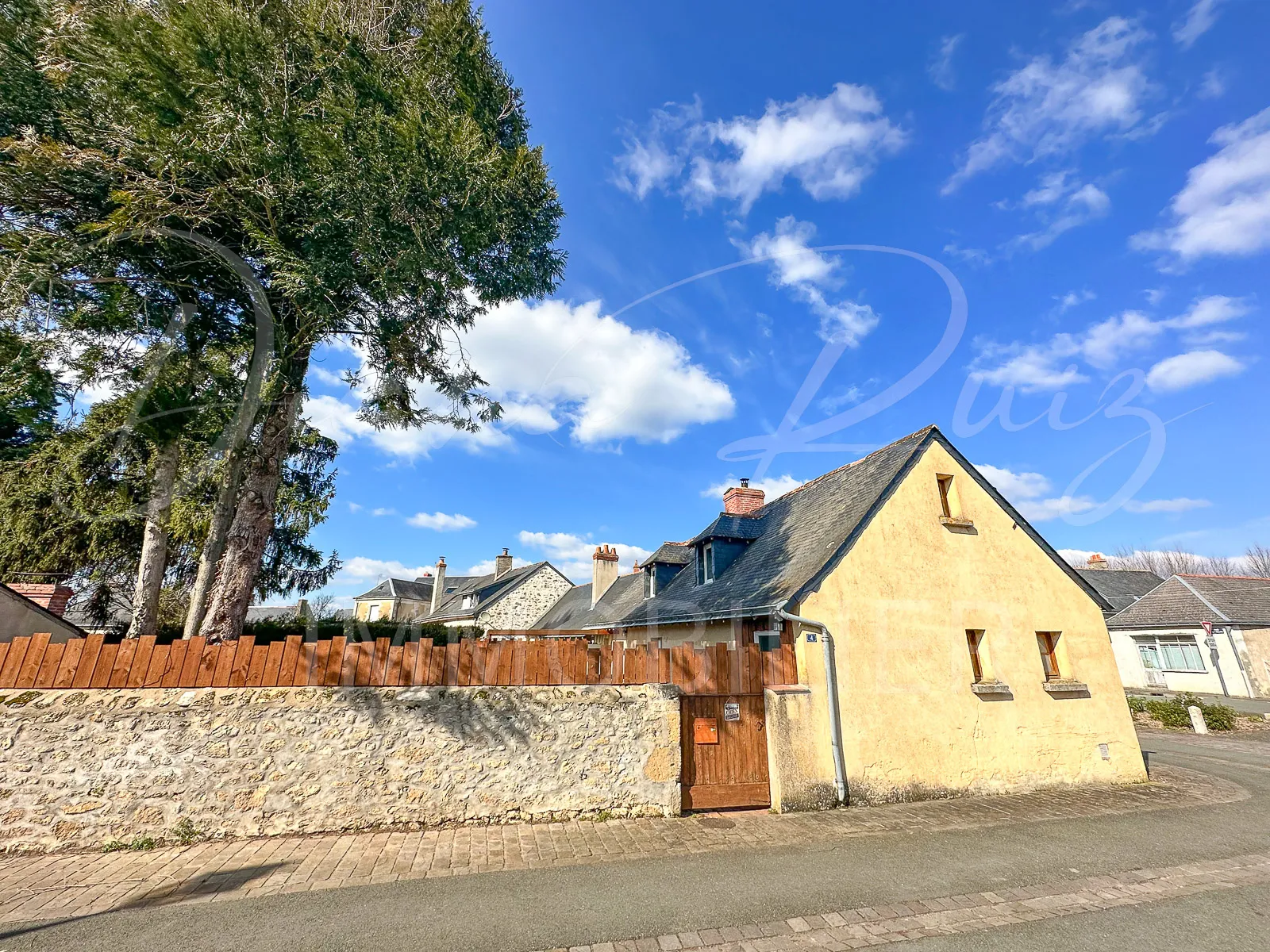 Charmante maison de bourg à Lasse - 139,900 € 
