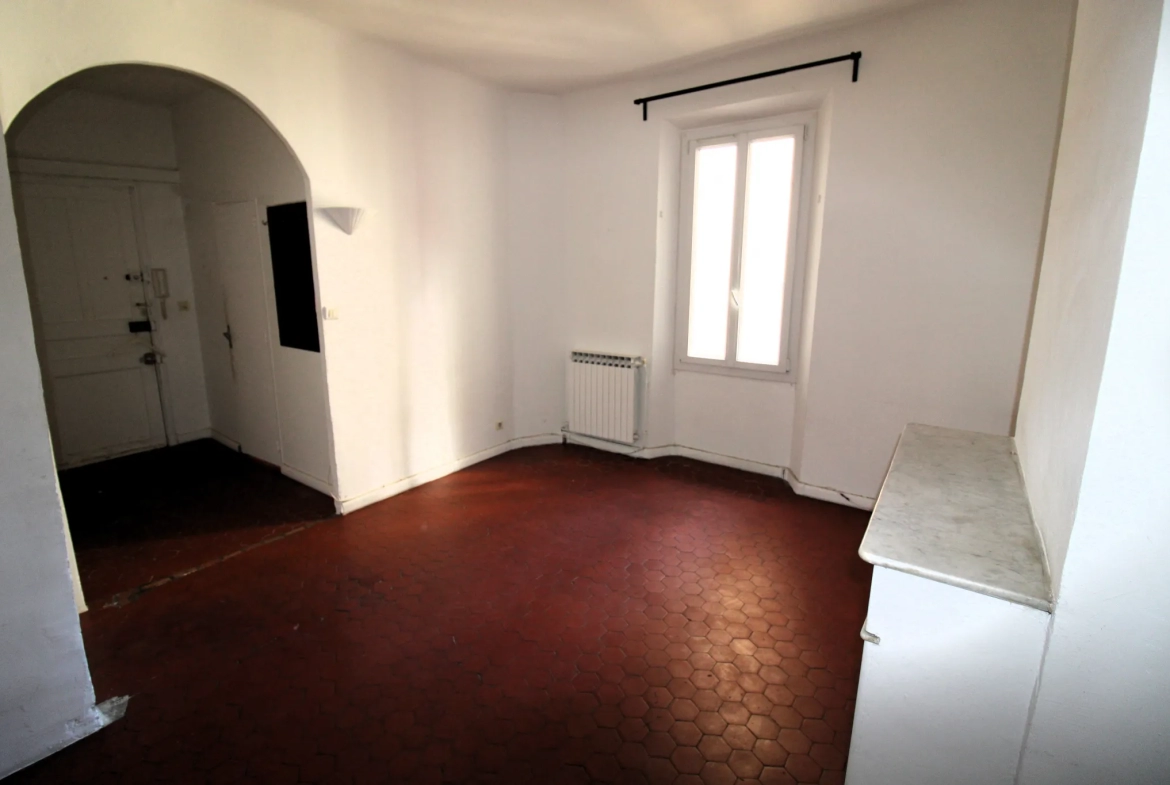 Appartement Toulon Champ de Mars Grand T1 de 45m2 (Faux T2) 