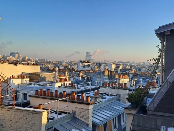 Studette avec vue sur les toits de Paris - Quartier Ternes