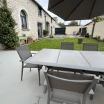 Longère rénovée de 242m2 avec jardin et garage à Gommerville