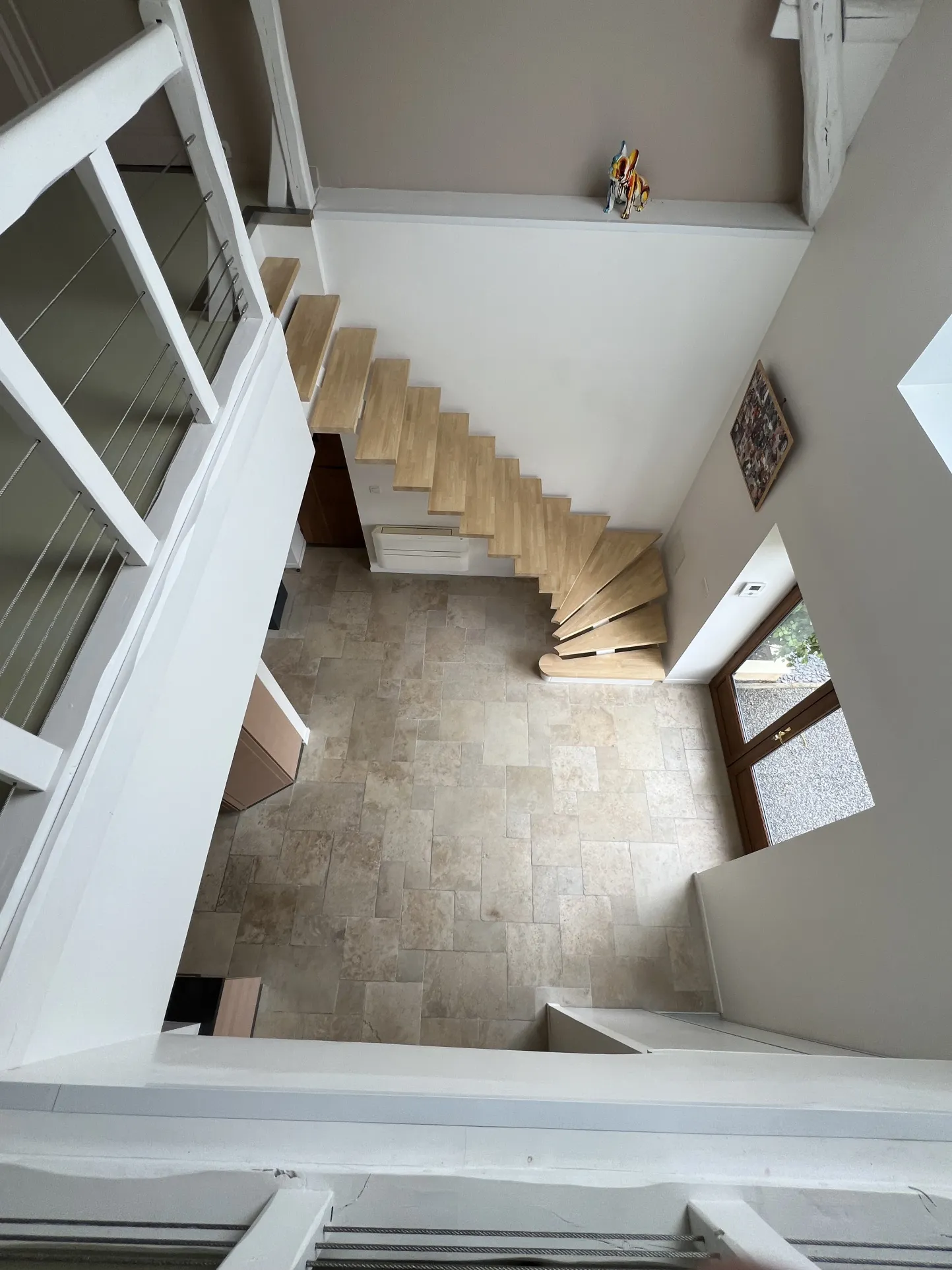 Longère rénovée de 242m2 avec jardin et garage à Gommerville 