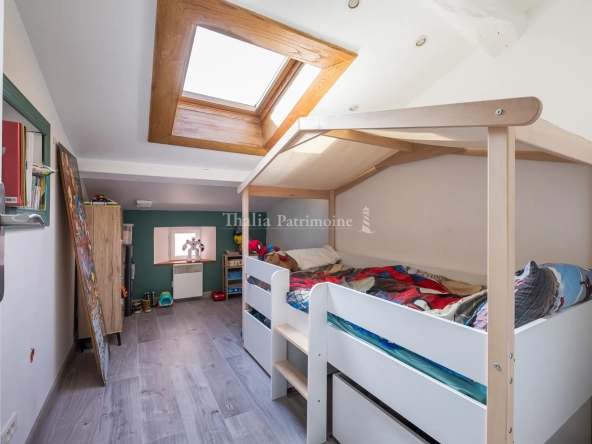 Immeuble d'habitation avec local commercial et appartement duplex à Cintegabelle 