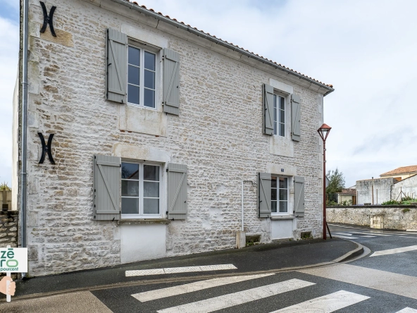 Maison en pierre rénovée à Magnils-Reigniers 