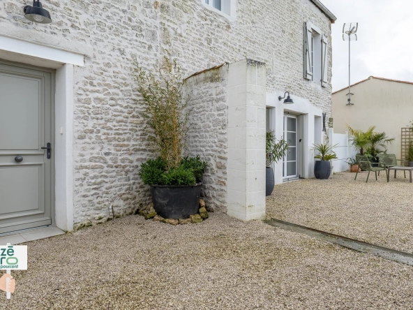Maison en pierre rénovée à Magnils-Reigniers 