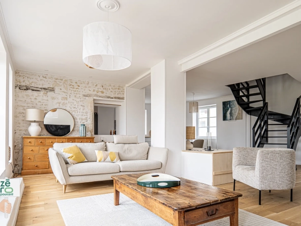 Maison en pierre rénovée à Magnils-Reigniers 