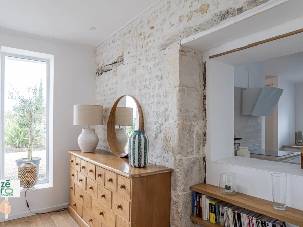 Maison en pierre rénovée à Magnils-Reigniers 