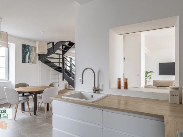 Maison en pierre rénovée à Magnils-Reigniers 