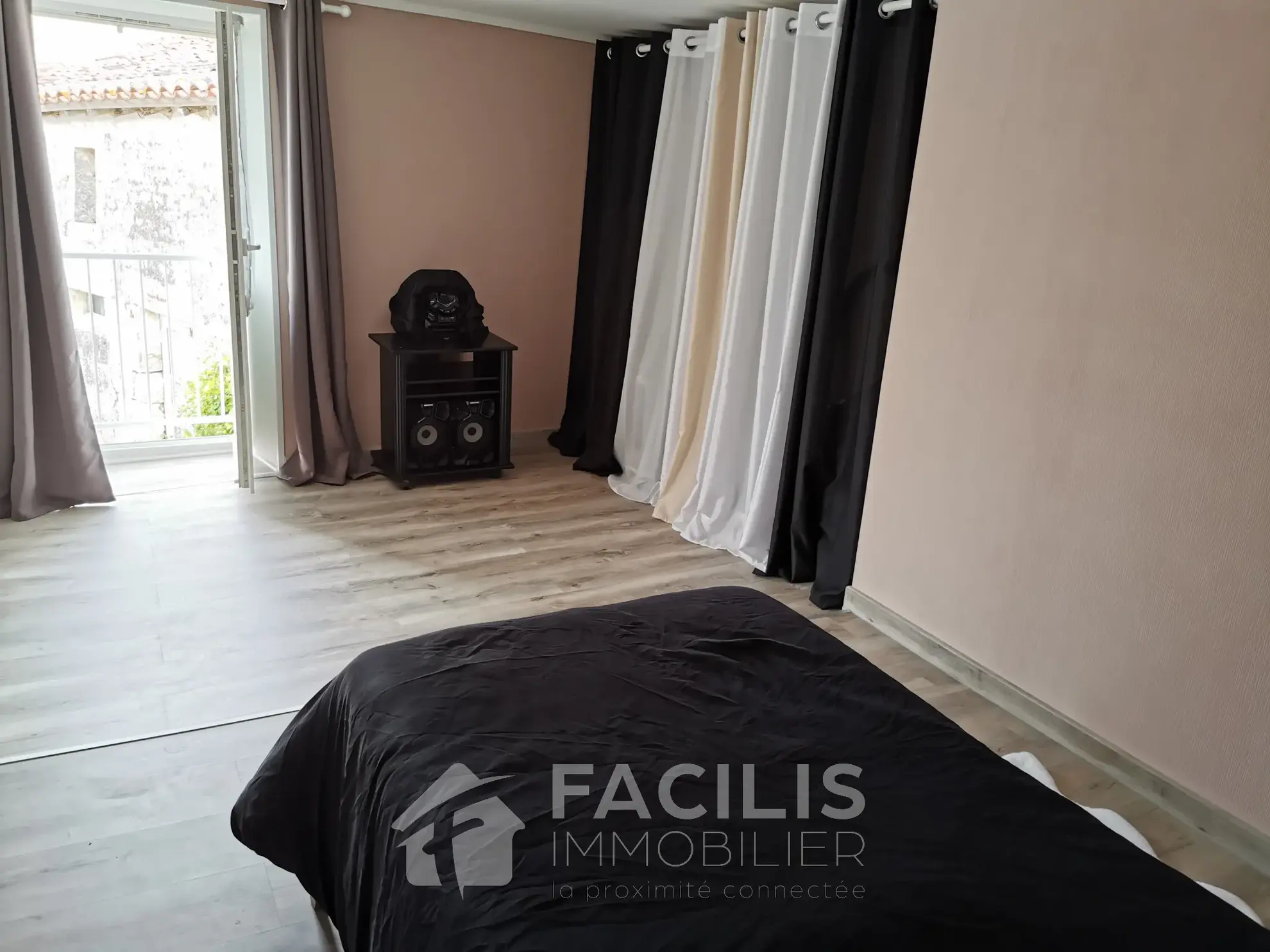 Maison 87 m2 + mezzanine de 16m2 - 2 chambres- Fontenay-le-Comte 