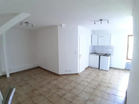 Cozy Studio in Belfort - Top Floor with Parking