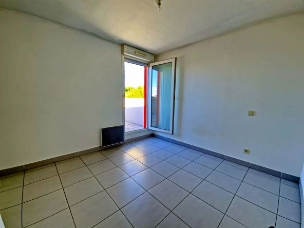 Spacious 1-Bed Apartment with Terrace in Castelnau Le Lez 