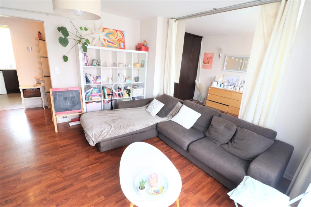 Appartement F4 lumineux à Massy
