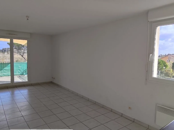 Bel appartement T3 récemment construit au 'Domaine des Lices', Carcassonne 