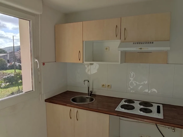Bel appartement T3 récemment construit au 'Domaine des Lices', Carcassonne 