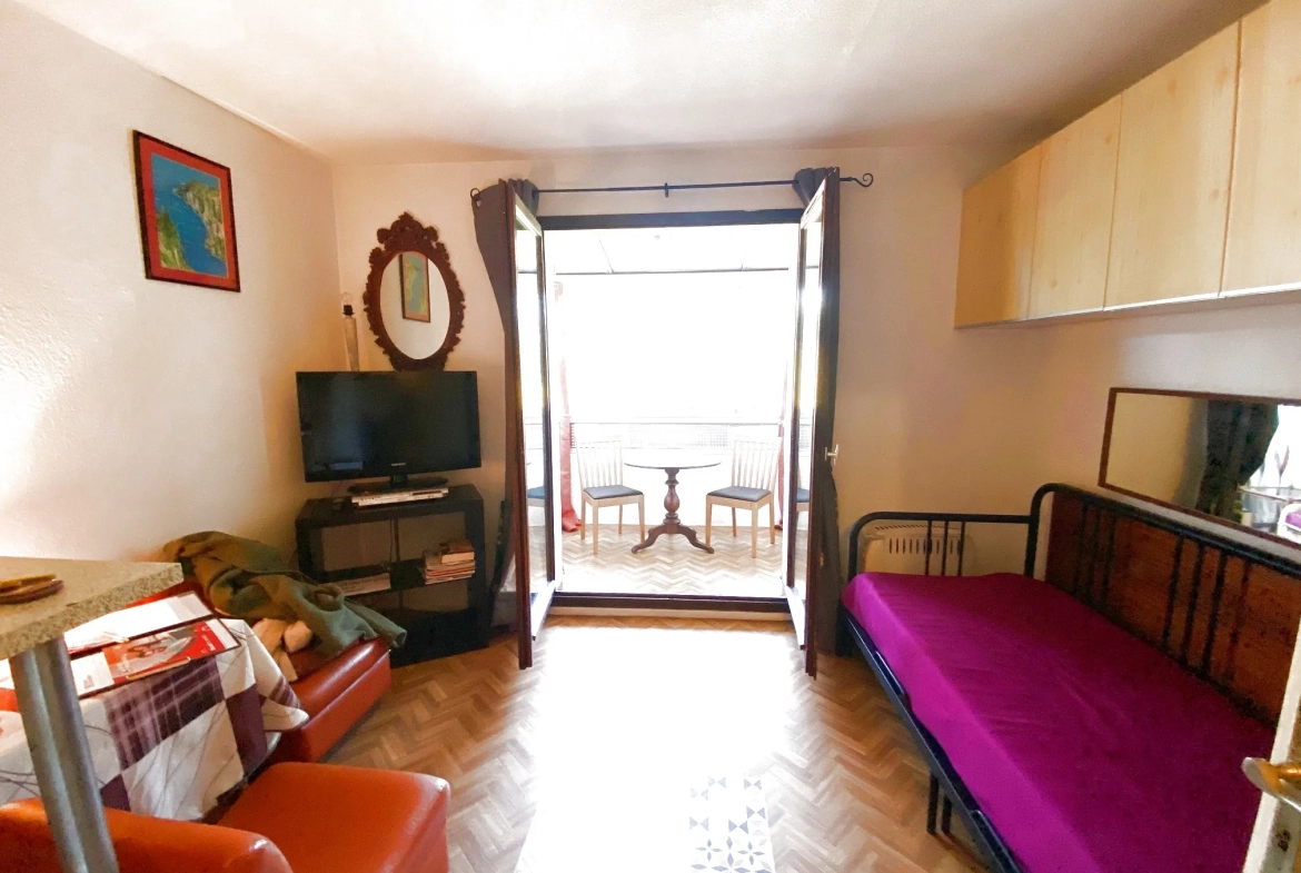 Studio à La Londe-Les-Maures - Idéal Résidence Secondaire ou Investissement Locatif 