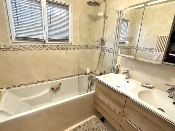 Maison 5 pièces de 90m2 avec jardin à Vaujours 
