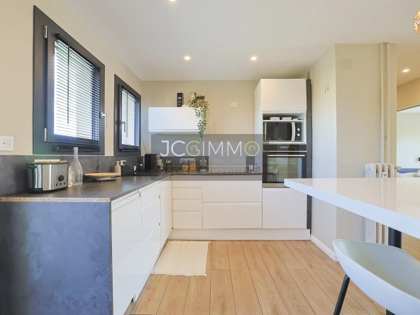 Appartement T3 entièrement rénové - Balcons - Résidence sécurisée - Au calme 