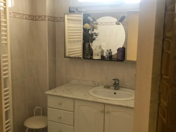 Bel appartement T3 avec cave et box sécurisé à Beaumont 