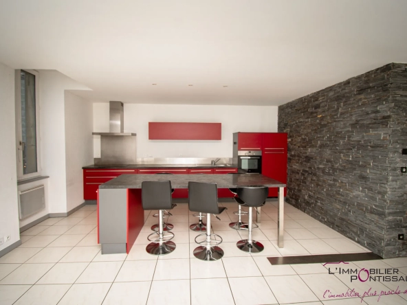 Pontarlier Renovated 3-Room Apartment with Cellar 