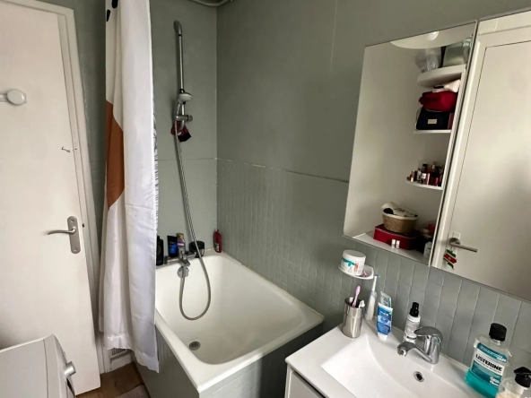 Appartement deux chambres sur La Madeleine 