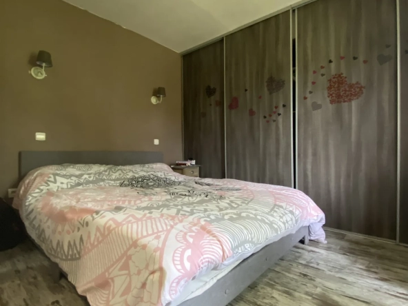 Maison atypique avec 7 chambres à St Laurent de Cerdans 