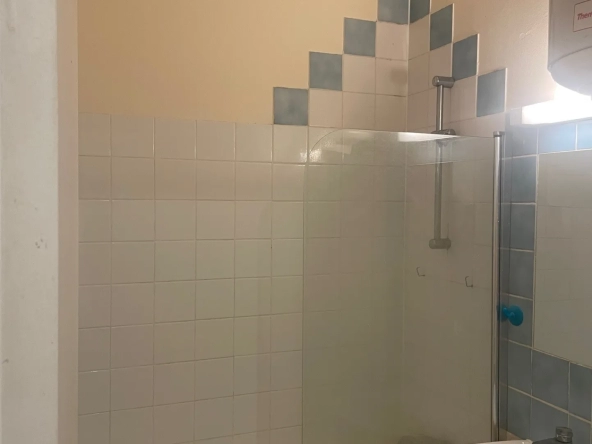Investment Opportunity: Charming Studio Apartment in Saint-Louis Neighborhood, Versailles 