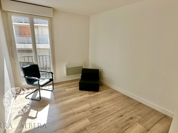 Appartement rénové avec grande terrasse à Port-Vendres 