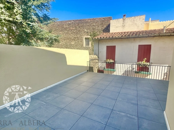 Appartement rénové avec grande terrasse à Port-Vendres 