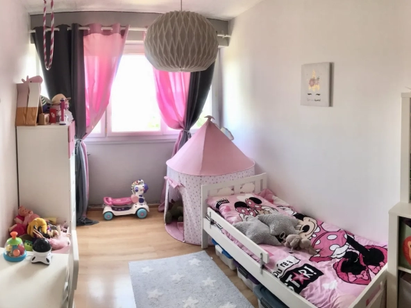 Appartement lumineux de 100m2 à Mantes-la-Ville 