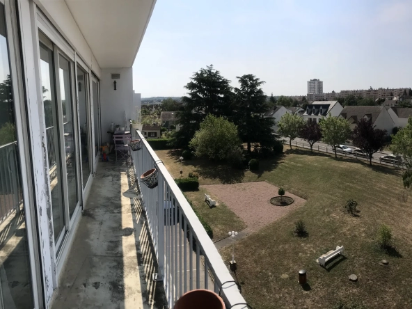Appartement lumineux de 100m2 à Mantes-la-Ville 