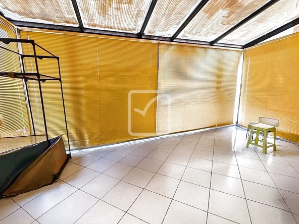 Pavillon de 106m2 avec piscine couverte à Salviac 