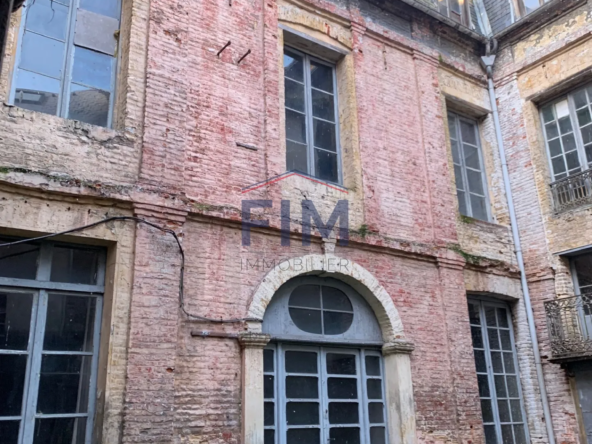 Immeuble à rénover avec parking à Dieppe 