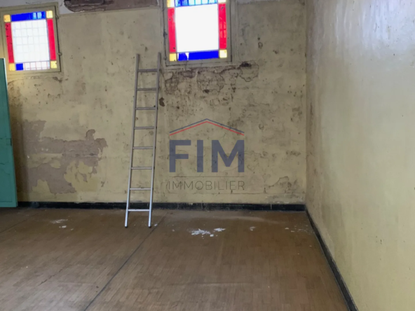 Immeuble à rénover avec parking à Dieppe 