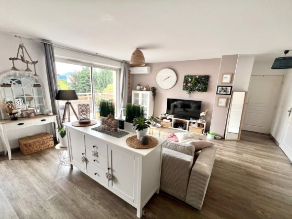 Appartement de Type 2 avec Terrasse et Garage à Gardanne 