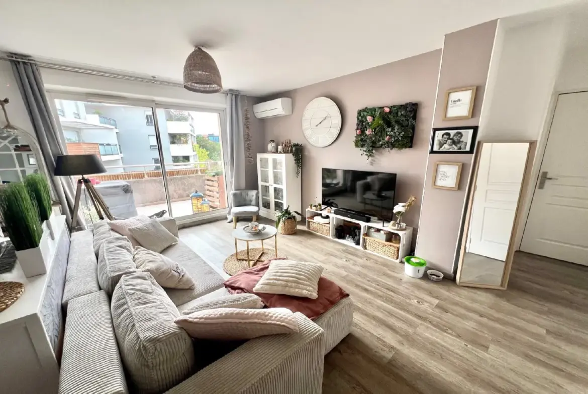 Appartement de Type 2 avec Terrasse et Garage à Gardanne 