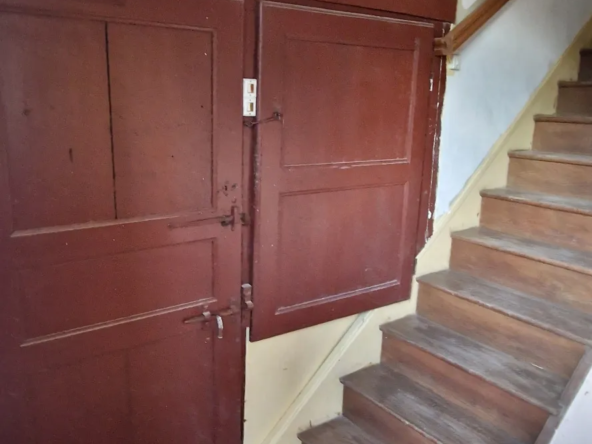 Maison de Caractère à Rénover à Velles 