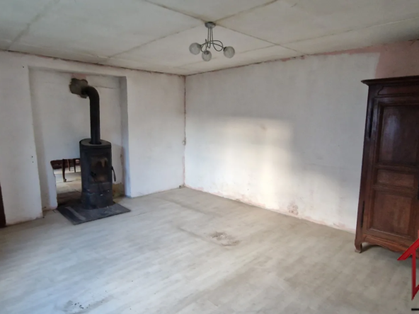 Maison de Caractère à Rénover à Velles 