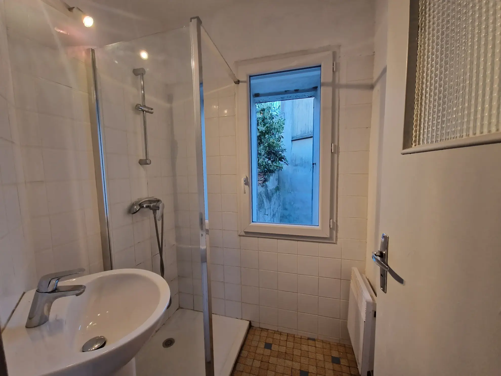 Maison de Ville avec Cour Privative à Lunel 
