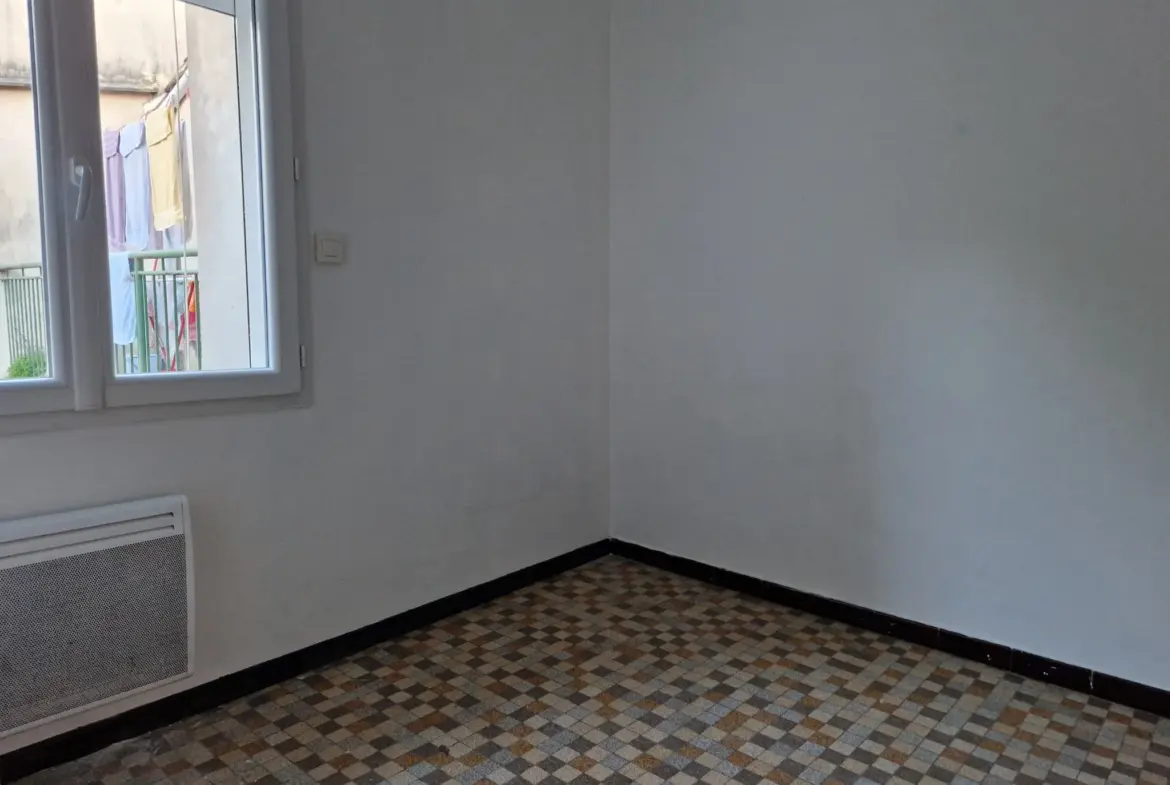 Maison de Ville avec Cour Privative à Lunel 