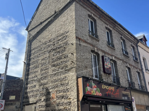 Immeuble à vendre à Dieppe, Le Pollet avec local commercial, triplex et maison 