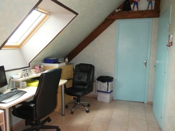 Maison familiale chaleureuse et spacieuse à Bassou 