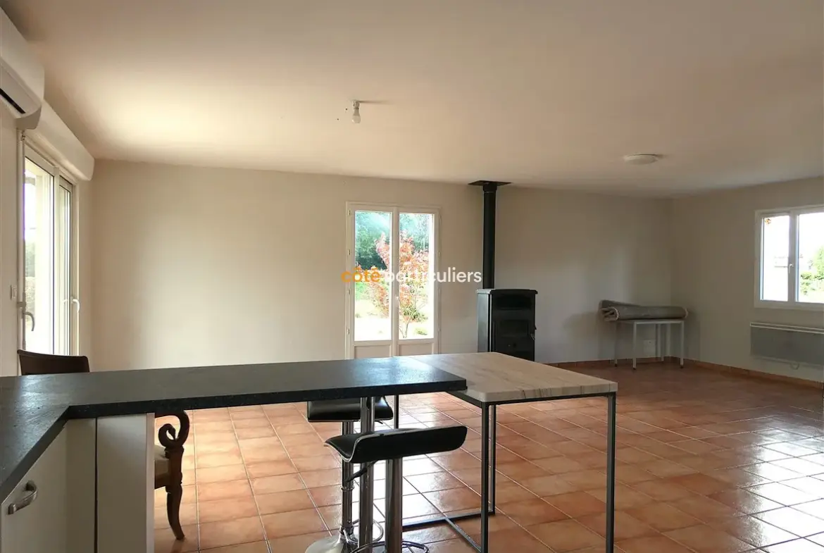 Maison Familiale Récente à Tulle avec Vue Imprenable 
