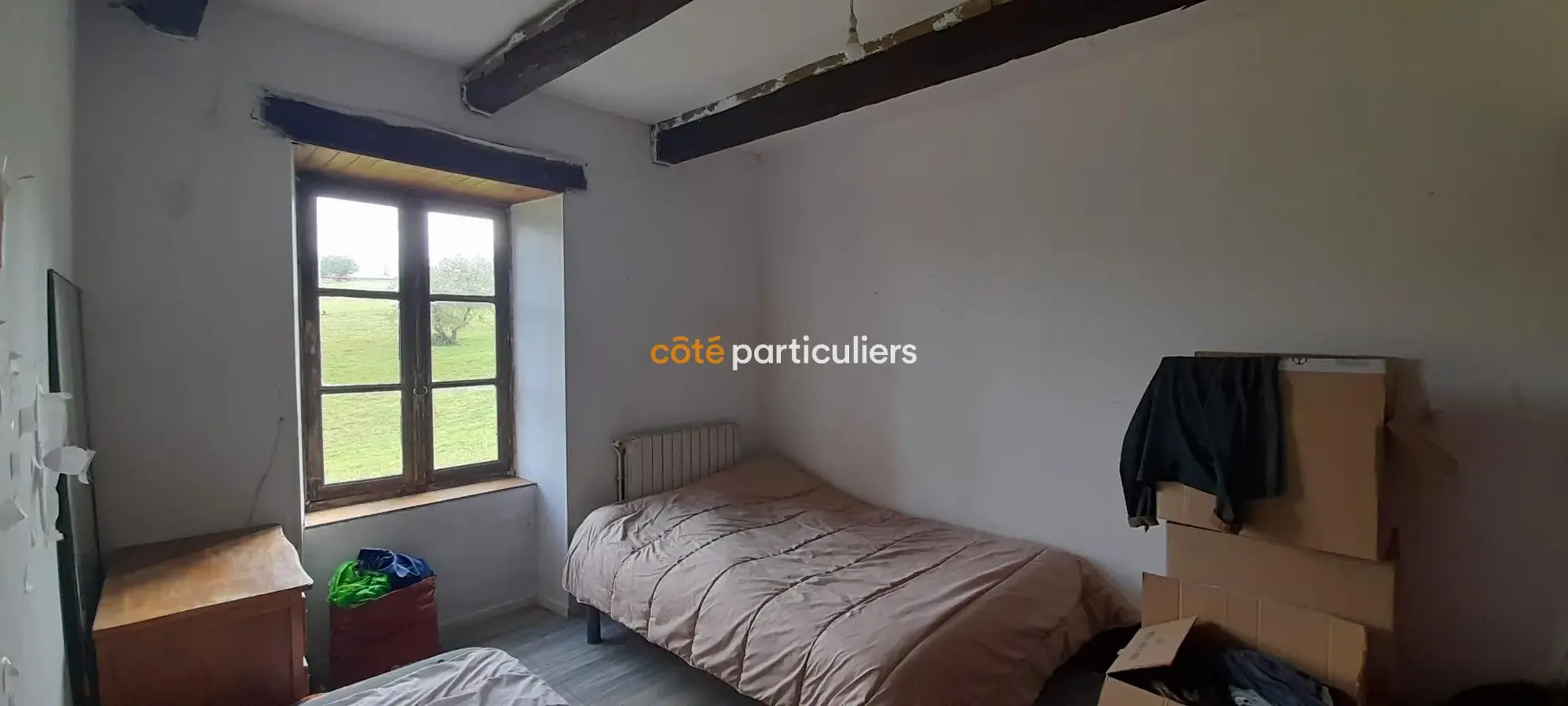 Maison de pays à Laguenne : charme et potentiel de rénovation 