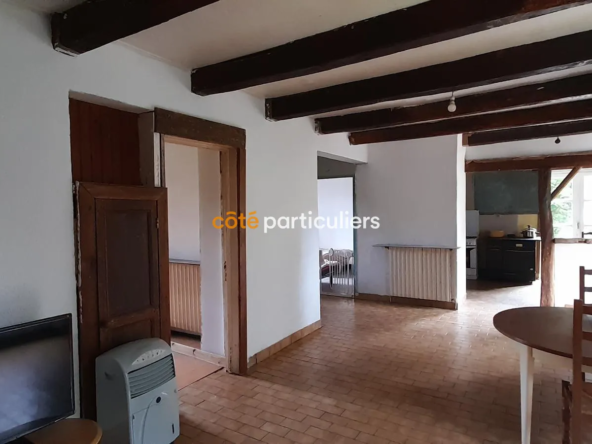 Maison de pays à Laguenne : charme et potentiel de rénovation 