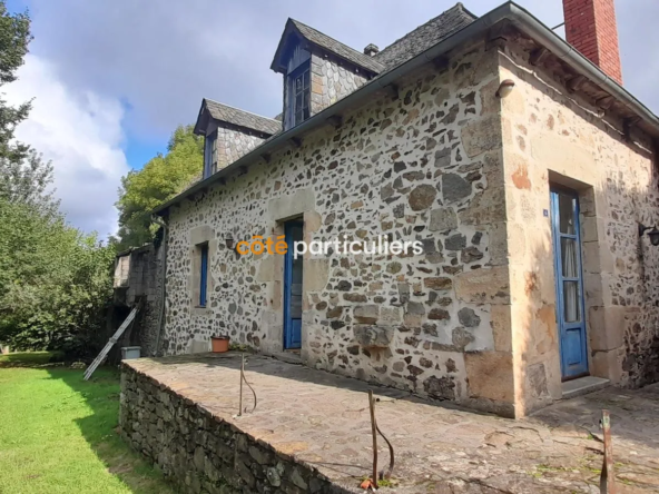 Maison de pays à Laguenne : charme et potentiel de rénovation 