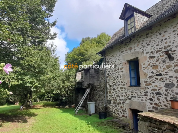 Maison de pays à Laguenne : charme et potentiel de rénovation 
