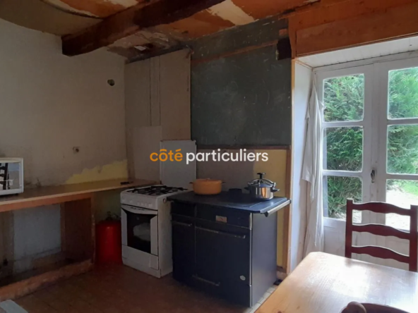 Maison de pays à Laguenne : charme et potentiel de rénovation 